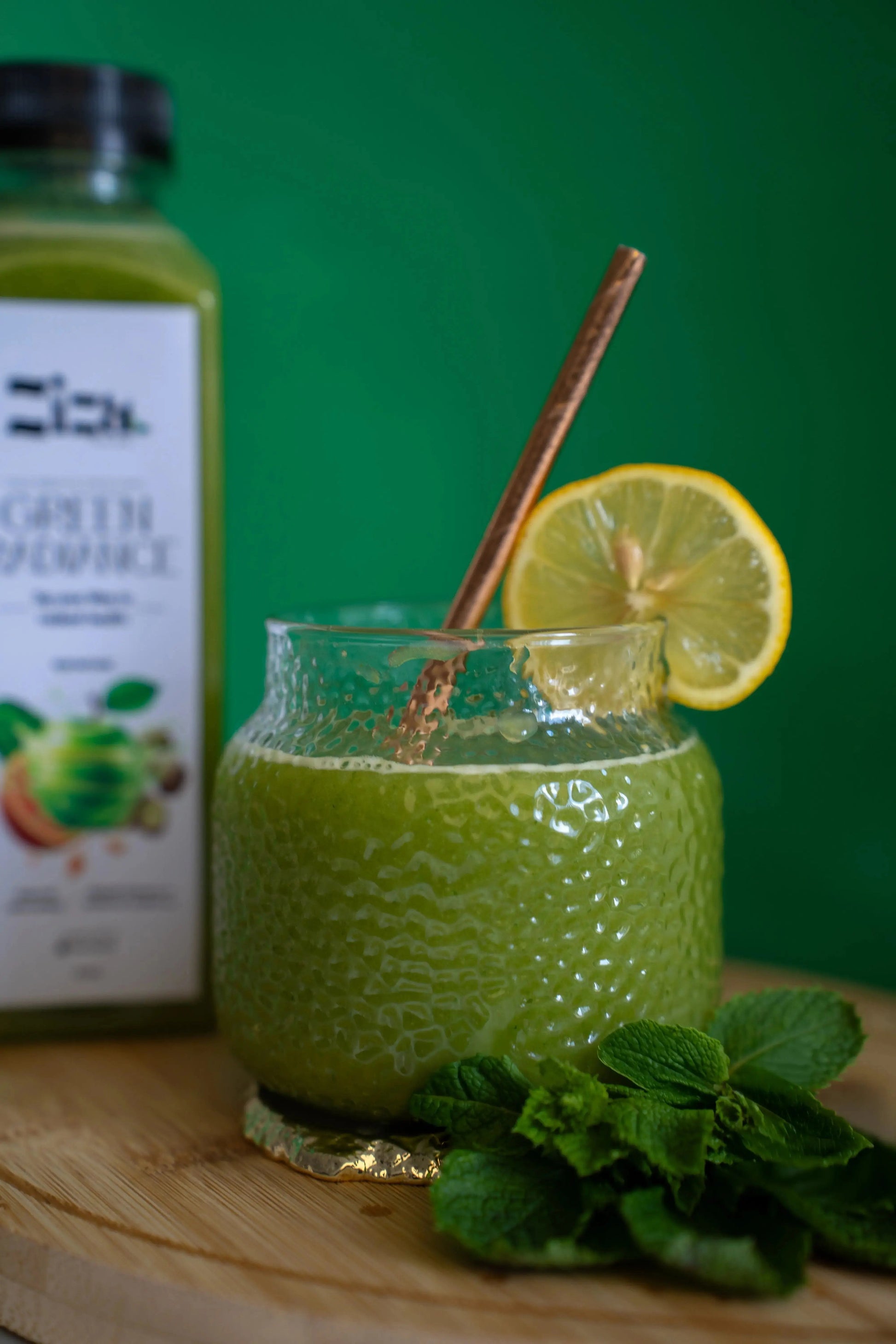 Fresh green cold pressed juice from Ziza Fuel Bar UK lifestyle shoot